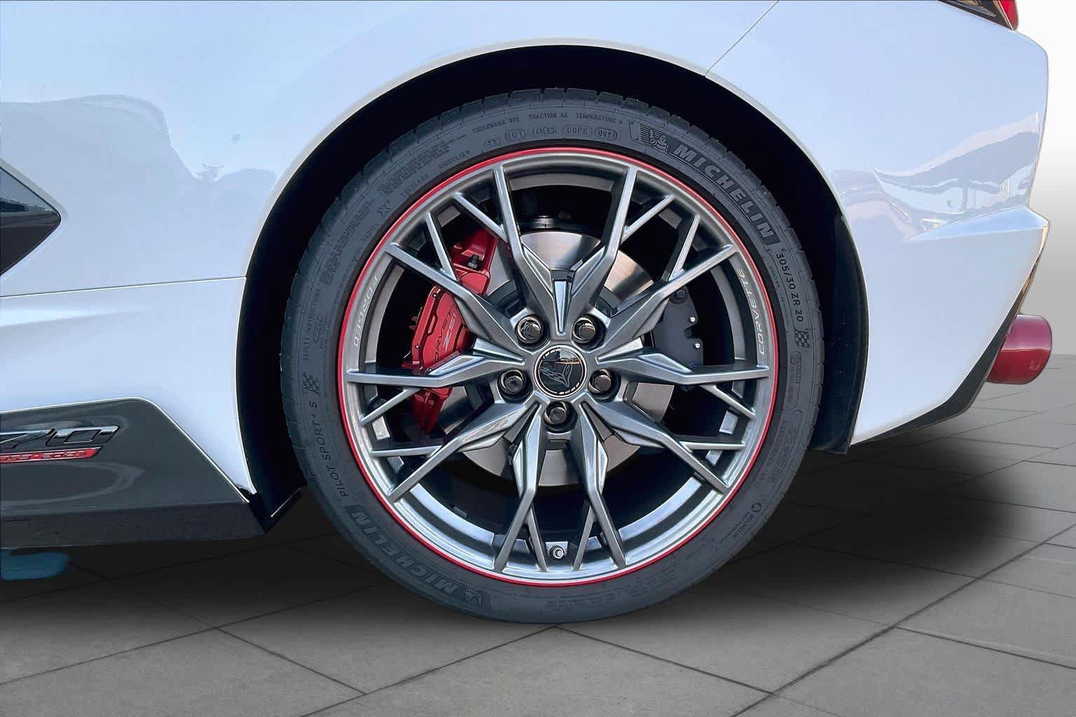 Used 2023 Chevrolet Corvette Stingray Premium Conv w/ Z51 Performance Package RWD image 12