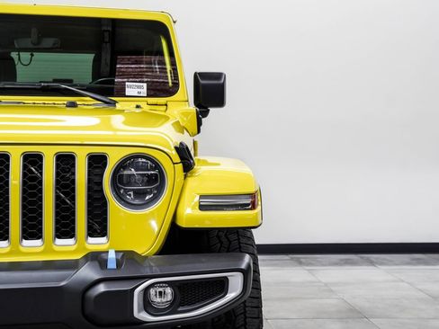Used 2022 Jeep Wrangler Unlimited Sahara w/ Cold Weather Group AWD/4WD image 4