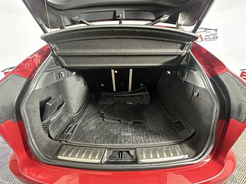 Used 2020 Jaguar F-PACE Premium image 19