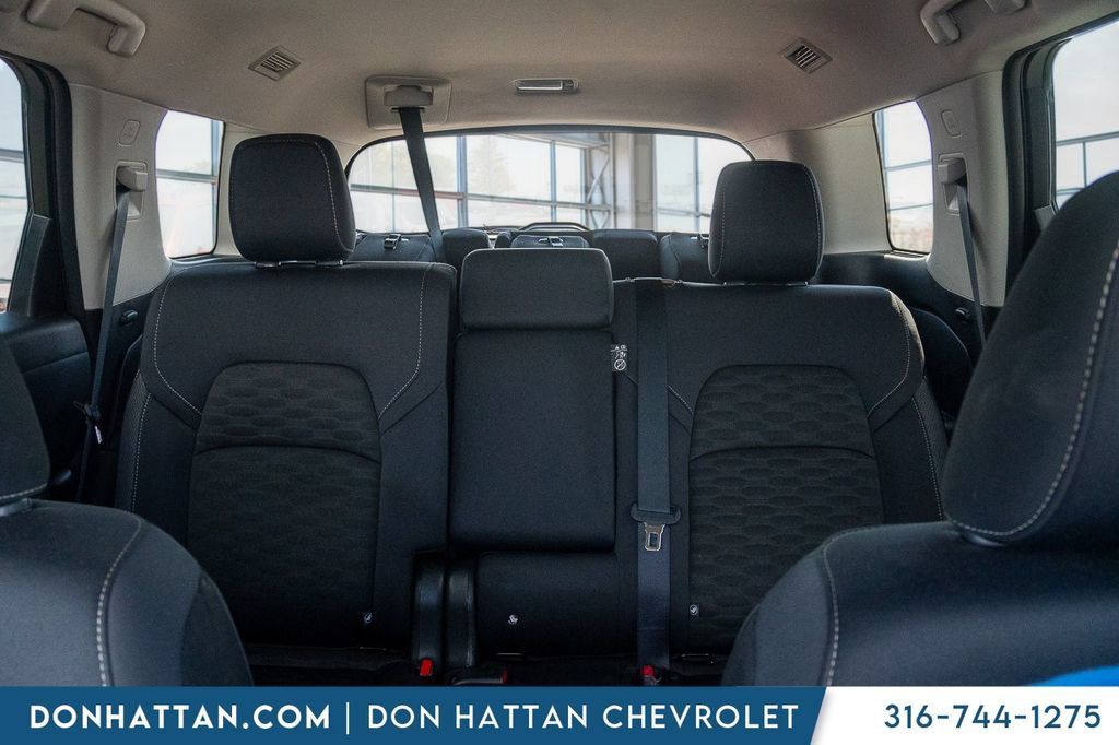 Used 2024 Nissan Pathfinder SV AWD/4WD image 21
