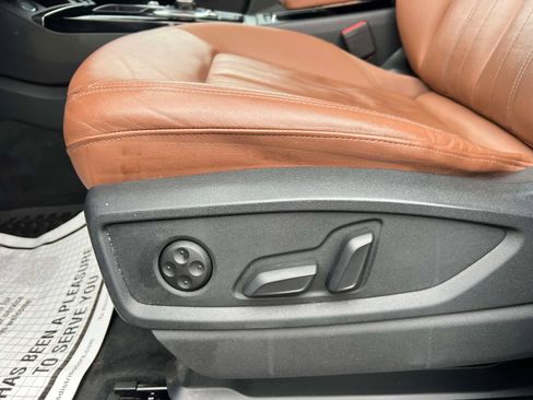 Used 2021 Audi Q5 Premium w/ Convenience Package image 16