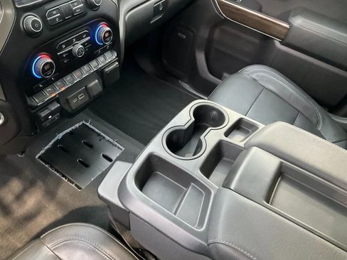 Used 2019 Chevrolet Silverado 1500 RST image 14