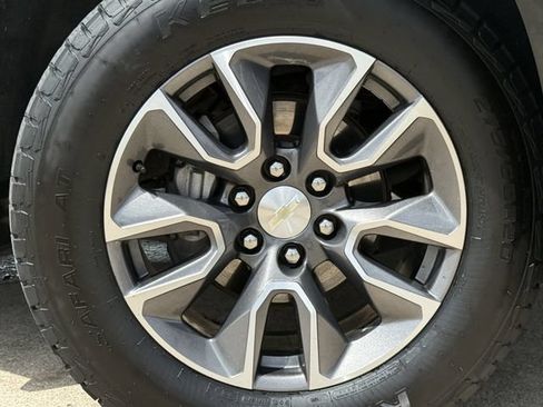 Certified 2020 Chevrolet Silverado 1500 LT w/ All-Star Edition AWD/4WD image 12