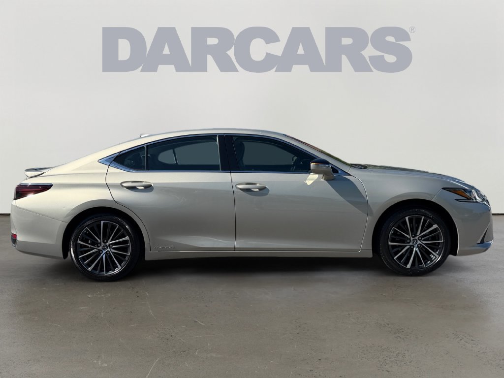 Certified 2022 Lexus ES 300h w/ Premium Package FWD image 7