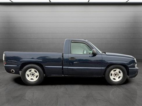 Used 2007 Chevrolet Silverado 1500 W/T image 3