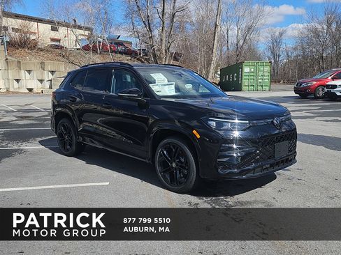 New 2026 Volkswagen Tiguan SE R-Line image 1