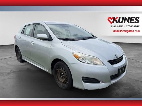 Used 2013 Toyota Matrix L FWD image 2
