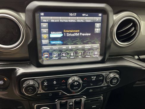 Used 2022 Jeep Wrangler Unlimited Sahara w/ Cold Weather Group AWD/4WD image 18