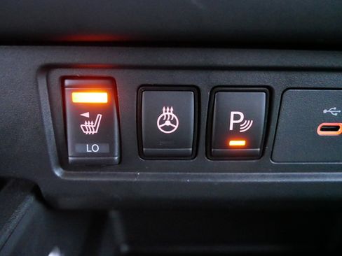 Certified 2023 Nissan Frontier SV w/ Technology Package image 32