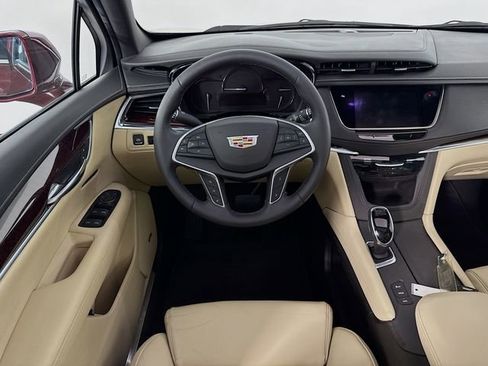 Used 2017 Cadillac XT5 Luxury w/ Driver Awareness Package AWD/4WD image 25