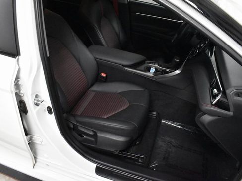 Used 2024 Toyota Camry image 15