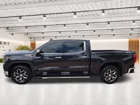 Used 2022 GMC Sierra 1500 SLT w/ SLT Convenience Package AWD/4WD image 7