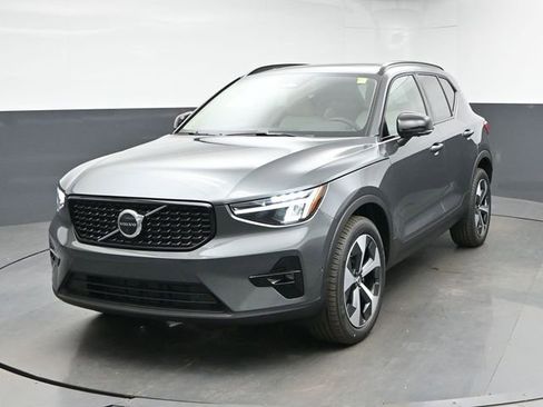 New 2026 Volvo XC40 B5 Plus w/ Protection Package Premier AWD/4WD image 3