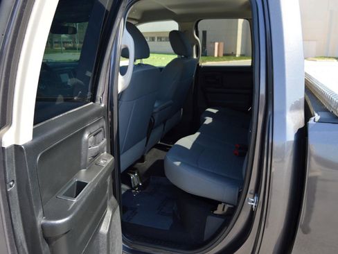 Used 2017 RAM 1500 Express image 10