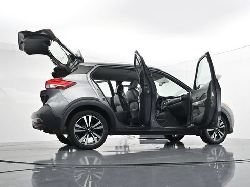 Used 2019 Nissan Kicks SR w/ SR Premium Package FWD image 43