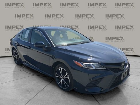 Used 2020 Toyota Camry SE image 7