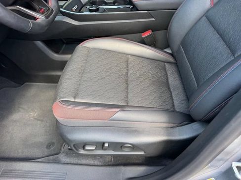 Used 2025 Chevrolet Equinox RS FWD image 21