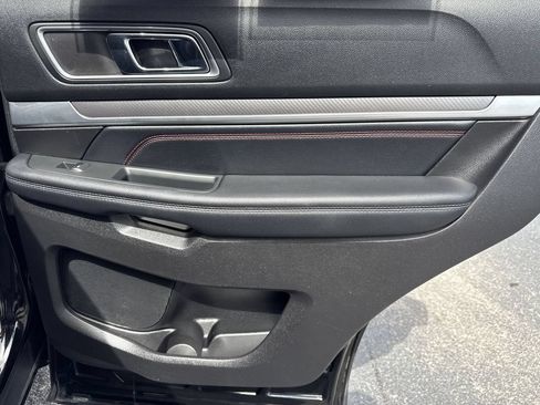 Used 2017 Ford Explorer Sport w/ Equipment Group 401A AWD/4WD image 17
