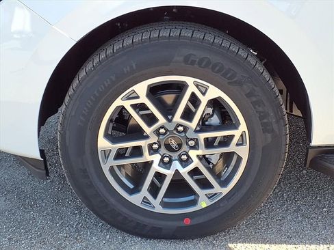 New 2025 Ford Expedition Active image 24