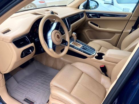 Used 2017 Porsche Macan AWD/4WD image 8