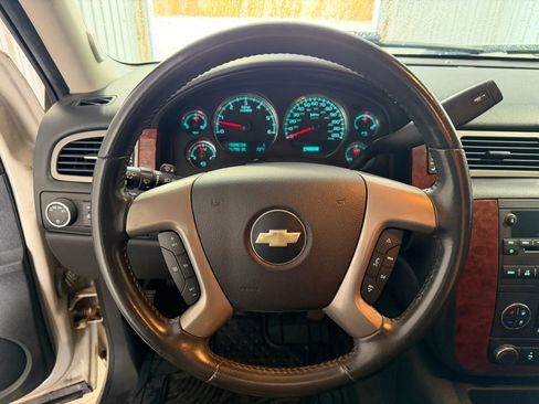 Used 2014 Chevrolet Suburban LT AWD/4WD image 30