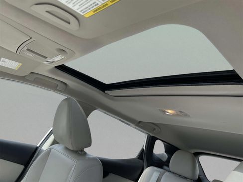 Used 2019 Nissan Rogue Sport SL w/ Premium Package image 12