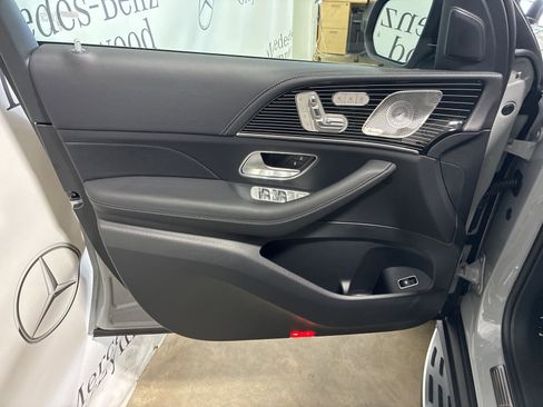 New 2025 Mercedes-Benz GLS 580 4MATIC image 8