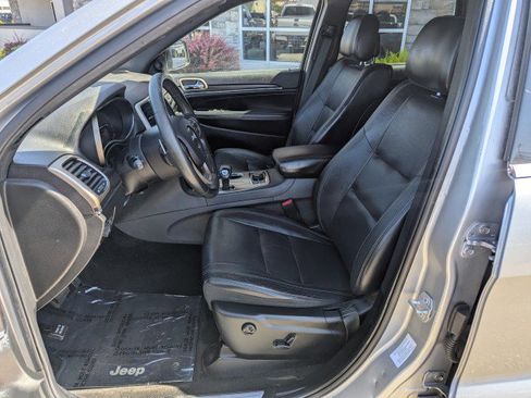 Used 2014 Jeep Grand Cherokee Limited w/ Trailer Tow Group IV AWD/4WD image 11