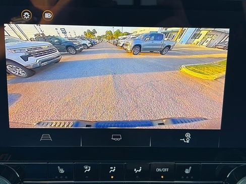 Used 2024 Chevrolet Colorado LT w/ LT Convenience Package II image 21