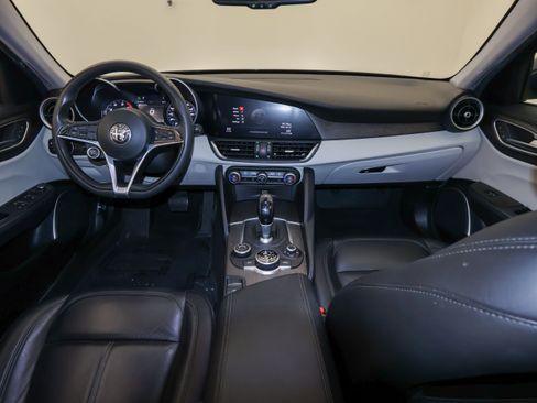 Used 2019 Alfa Romeo Giulia Ti AWD/4WD image 24