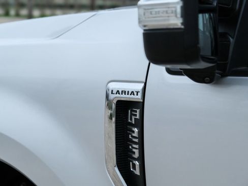 Used 2018 Ford F250 Lariat w/ Lariat Ultimate Package AWD/4WD image 28