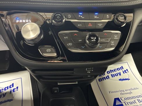 New 2026 Chrysler Pacifica Select FWD image 20