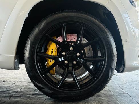 Used 2018 Jeep Grand Cherokee Trackhawk AWD/4WD image 31