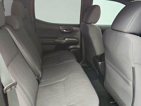 Used 2016 Toyota Tacoma TRD Sport w/ Towing Package image 23