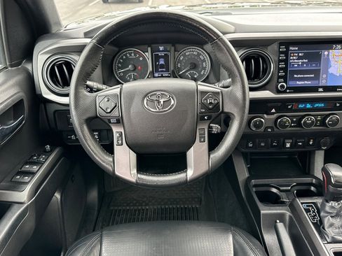 Used 2023 Toyota Tacoma TRD Off-Road w/ TRD Premium Off Road Package image 13