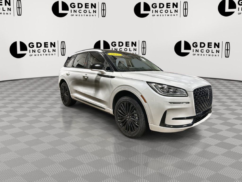 Used 2025 Lincoln Corsair Grand Touring w/ Jet Appearance Package AWD/4WD image 2