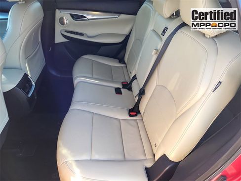 Used 2022 INFINITI QX50 Sensory image 9