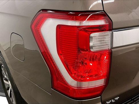 Used 2018 Ford Expedition Max XLT w/ Cargo Package AWD/4WD image 22