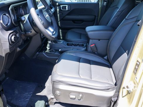 New 2026 Jeep Wrangler Unlimited Sahara AWD/4WD image 4