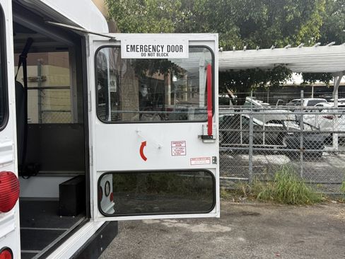 Used 2006 Chevrolet Express 3500 w/ School Bus Package image 23