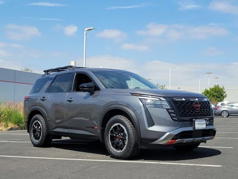 New 2026 Nissan Pathfinder Rock Creek w/ Rock Creek Premium Package AWD/4WD image 10
