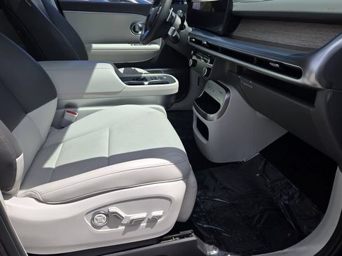 Certified 2026 Hyundai Ioniq 9 Limited AWD/4WD image 16