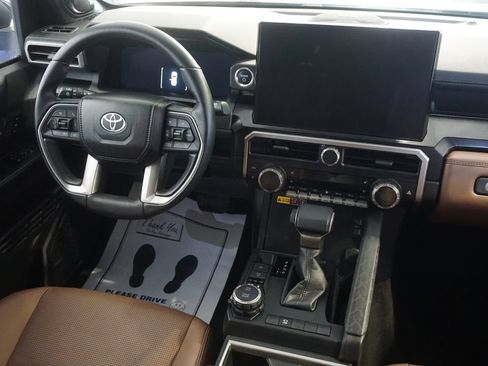 Certified 2025 Toyota 4Runner Limited AWD/4WD image 31