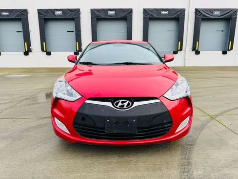 Used 2017 Hyundai Veloster image 8