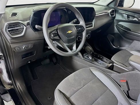 Used 2025 Chevrolet TrailBlazer LT image 7