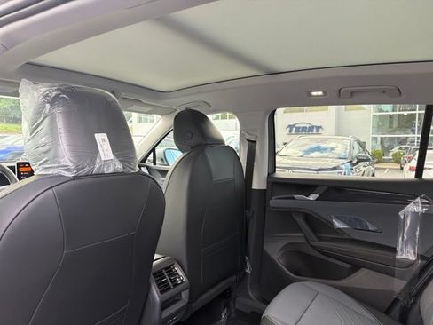 New 2026 Volkswagen Tiguan SE AWD/4WD image 7