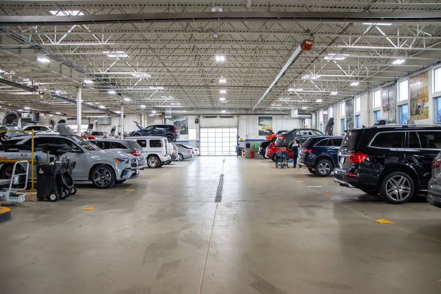 Used 2019 Mercedes-Benz E 300 4MATIC image 12