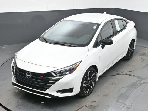 Certified 2025 Nissan Versa SR w/ Trunk Package image 33