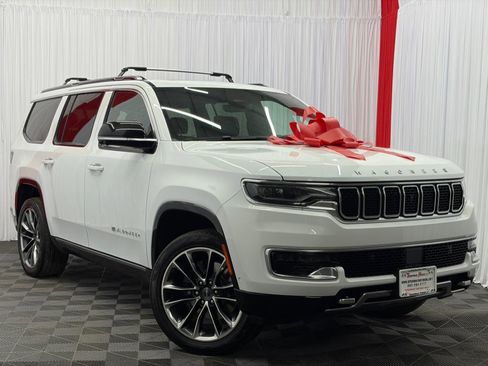 Used 2023 Jeep Wagoneer Series III w/ Premium Group I AWD/4WD image 1