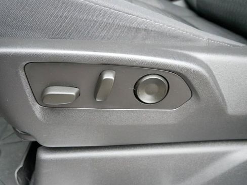 Used 2023 Chevrolet Silverado 1500 LT image 13